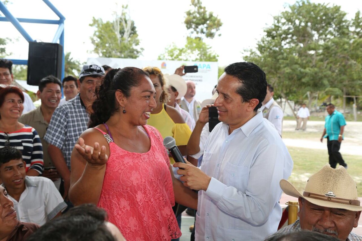 CAPAQRoo's tweet photo. 💧➡️ El @GobQuintanaRoo cumple un mandato judicial para disminuir la desigualdad en San Antonio Soda y optimiza recursos para mejorar el servicio en Caobas, OPB. #HayCambio para las familias que ya tienen agua potable después de 60 años de espera. @CarlosJoaquin @GerardoMoraX https://t.co/9AwQq0na42