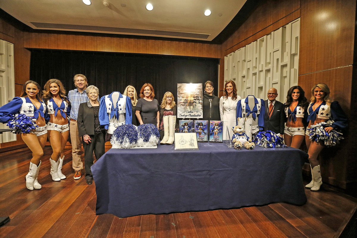 DCCheerleaders's tweet photo. Such an exciting time in DCC and American history! @amhistorymuseum @smithsonian #DCCSmithsonian https://t.co/uSzkjJw5Bi