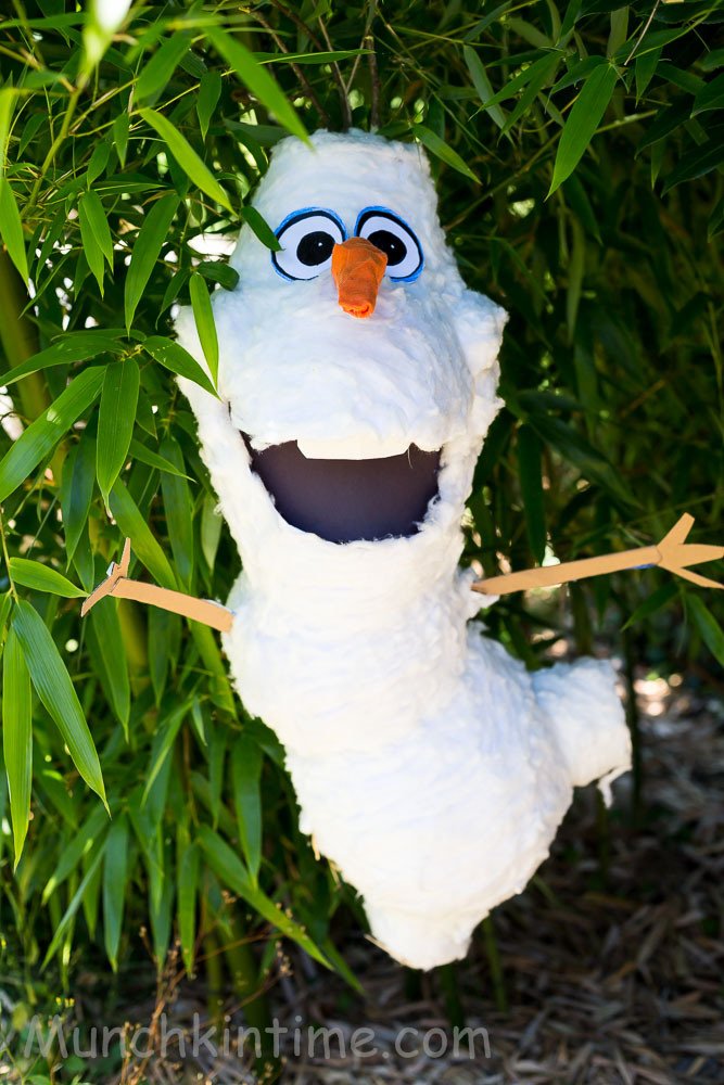 smallish_meme's tweet photo. Cómo hacer una piñata de Olaf https://t.co/9YOQvhiGO8 https://t.co/Pd59awxYoS