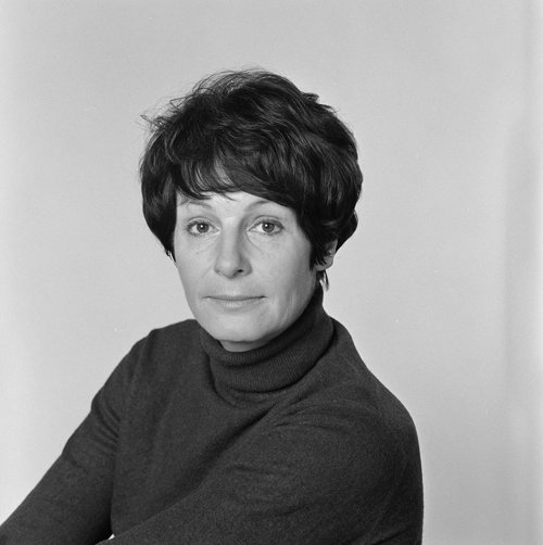 Lees alles over de imposante carrière van de moeder van de Nederlandse televisie #miesbouwman wiki.beeldengeluid.nl/index.php/Mies…