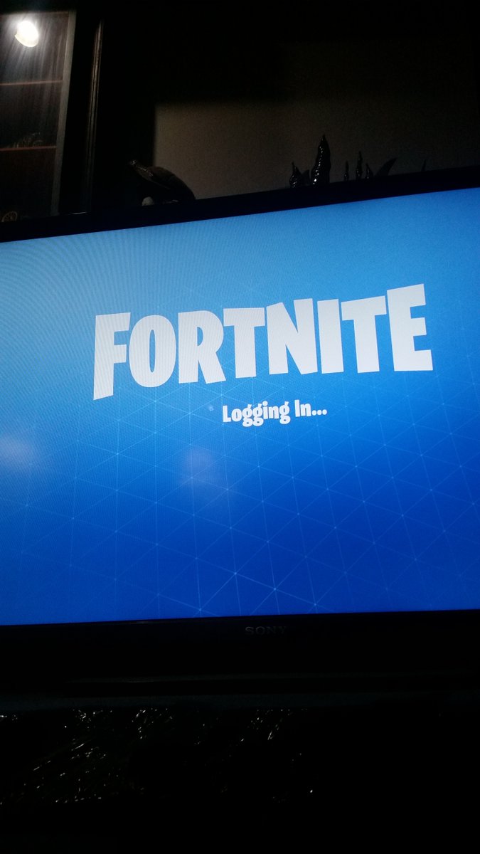 cjohnsonjr_17's tweet photo. @FortniteGame Been waiting for about 25 minutes now for it to start and nothing https://t.co/i5sydTdliT