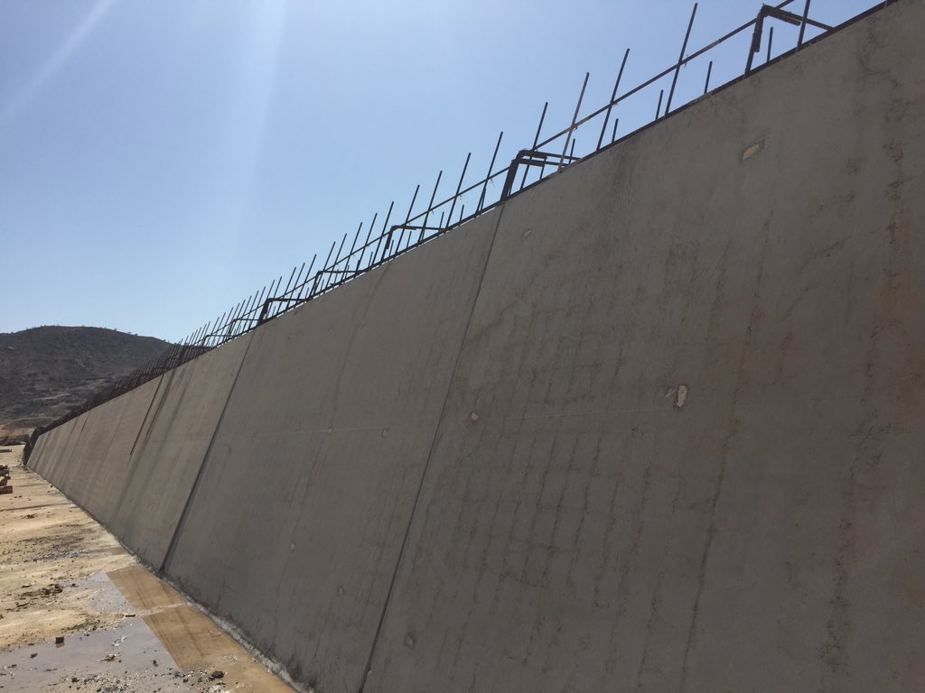 YohannaPaulos's tweet photo. The new dam being built in Gahtelai has a capacity of storing 300 million cubic meters of water, making it second largest in #Eritrea, next to Gerset w/500 million cubic meters capacity. This dam aims to bring water security to the Northern Red Sea region https://t.co/OhnEVfZvR9