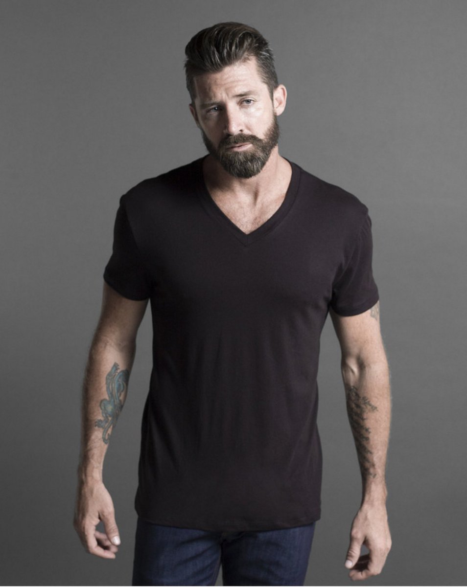 wear_trim's tweet photo. Got black pants? Great. Just need this for your monochrome outfit.  https://t.co/ovW1sZsYlo https://t.co/NfTx8TlfHX