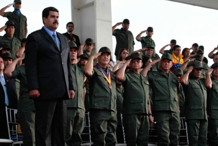 mintransporteve's tweet photo. Pdte @NicolasMaduro : “Juntos, pueblo y Fuerza Armada Nacional Bolivariana, seguiremos construyendo la Patria Buena. Estamos destinados a alcanzar nuevas y grandes victorias”. #DefensaMultidimensional https://t.co/2l5GzVQEWs