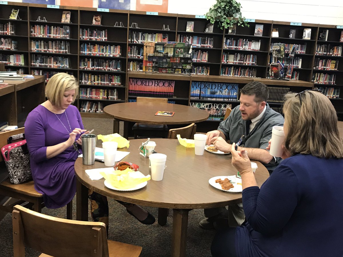 KelliCoons_'s tweet photo. Enjoying delicious food for Middle School PD  from @amc_corp here in Inman! Thank you! #amcmanagement #d1pd https://t.co/lQk8nBsTJP