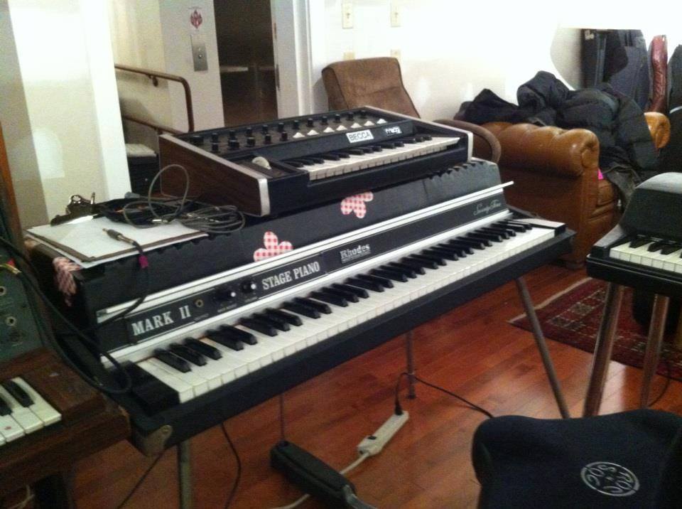 Bbyramofficial's tweet photo. a beautiful day in the hood! Time to play some lovely analog keys. https://t.co/5r35JtF6S6