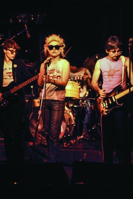 PunKandStuff's tweet photo. Blondie at CBGBs in New York City, 1976. 
Photo by Roberta Bayley. https://t.co/AhMqr7WwwP