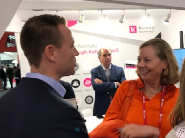 pskard's tweet photo. Takk til @BeritSvendsen og @TelenorN_presse for samarbeidet om åpning av den norske standen på #MWC18 https://t.co/jMVBMaI8BM