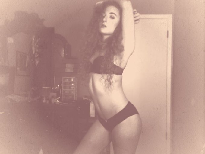 Touch my body, if that's what you want but don't touch my heart.  As if I could ever be the one you love<a href="/tag/camgirl"class="tags"><span>#camgirl</span></a><a href="/tag/tapanga"class="tags"><span>#tapanga</span></a><a href="/tag/tapangalongwood"class="tags"><span>#tapangalongwood</span></a>