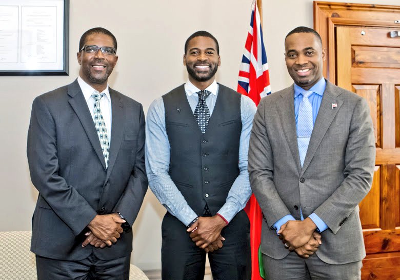 BermudaPremier's tweet photo. Following talks in Miami, I met with @Jefe_DIBIA of @DIBIADream and MP Michael Weeks to discuss ways to engage #Bermuda's youth against destructive behaviors through initiatives such as the Dibia Athletic program. https://t.co/h75raAu8Dn