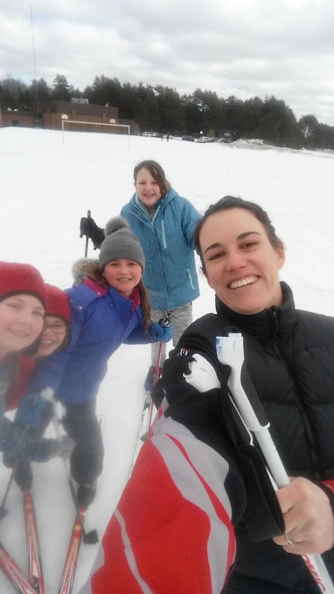 meghandelagran's tweet photo. Out for some cross country ski fun @WattPS . Oh how I miss these fabulous kids! https://t.co/aBJJidkYJd