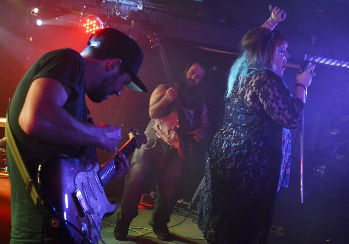 Static Alice tweet media