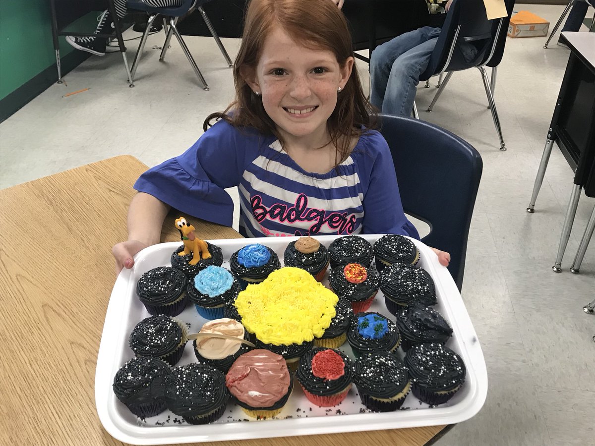 missrrandolph's tweet photo. Loved seeing kids creativity shine through when creating a model of the solar system! @LampasasTCE #CelebrateLISD17 #thinktribe https://t.co/tSUgSwtgGs