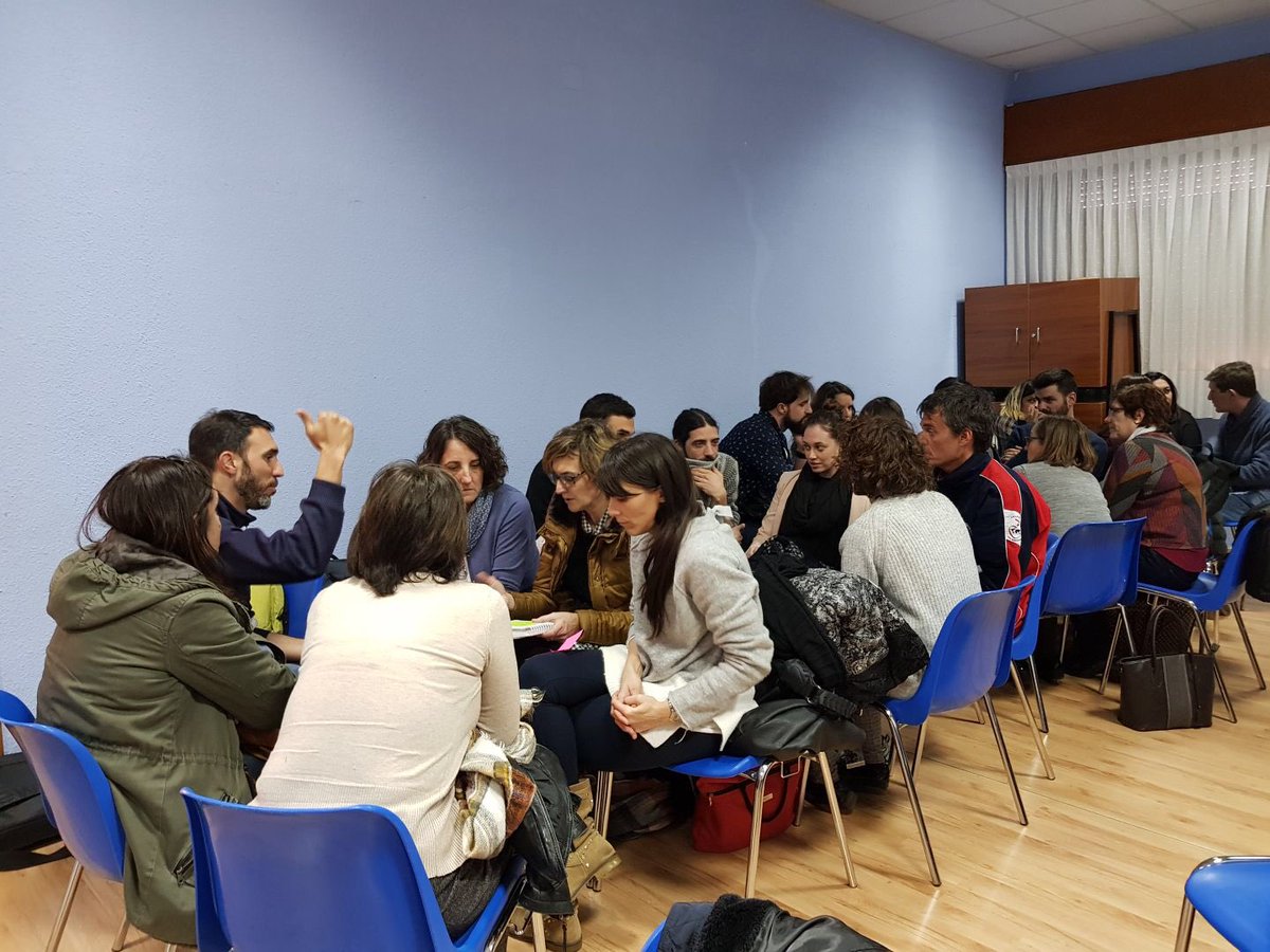 fesofiabarat's tweet photo. Visita del Equipo Red a Valdefierro: reflexionando sobre el próximo Plan Estratégico #wearesacredheart #redSC https://t.co/7sAXsk6yiN