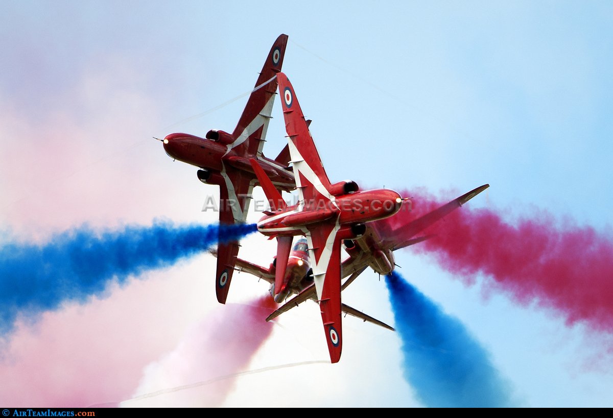 SeacroftDevon's tweet photo. 2-3rd June 2018 Torbay Air Show. Make it a weekend to remember. Stay at the Seacroft guarantees FREE breakfast, parking and Wi-Fi. https://t.co/Ay6Fx3KERA