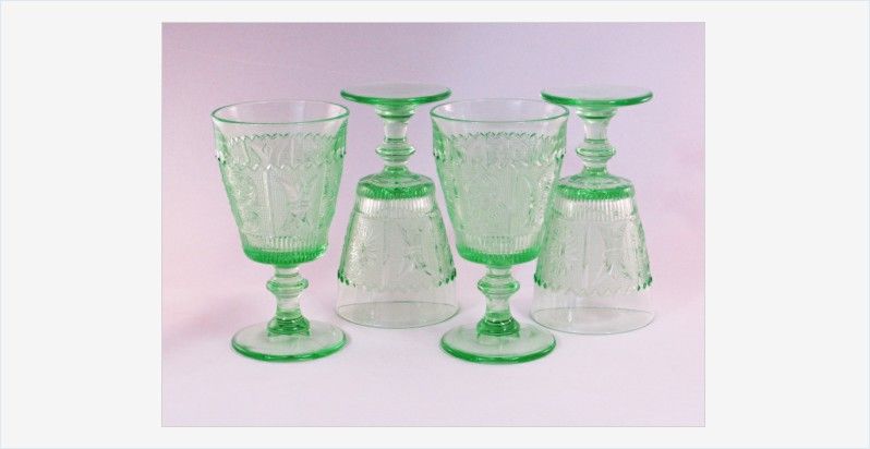 EtagereAntiques's tweet photo. #Westmoreland #PrincessFeather Water #Goblets Set of 4 Apple Green #DepressionGlass #vintage https://t.co/UjscVti1bK https://t.co/UKERiuCfYL