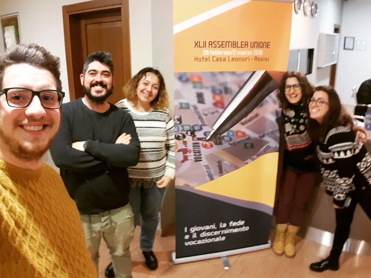 Gifrino's tweet photo. Un saluto da #Assisi, insieme ai provinciali del primo ordine di tutta Italia! Parleremo di #sinodo2018

#Synod2018 #sinodo #synod #youth #Youfra #jufra #franciscan https://t.co/or9FPZmuCF