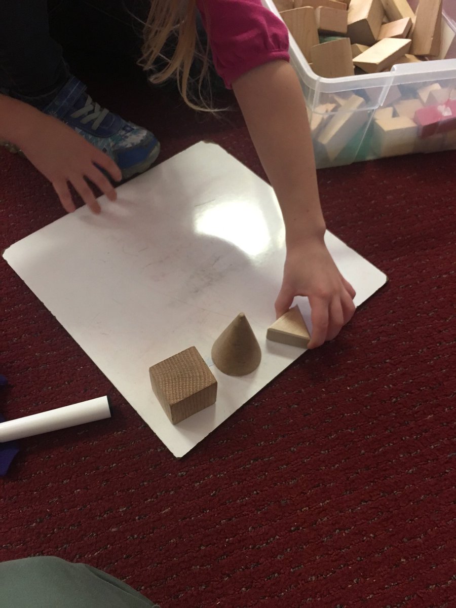 learnwithmemrsv's tweet photo. Grade 2’s we’re posed with a difficult problem... the results were amazing! So proud of how hard they worked! #OpenEndedProblem #InquiryBasedLearning https://t.co/rOgk4gSGyA