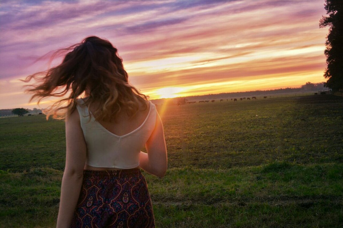 MMHfotografia's tweet photo. Ig: mmhfotografia ⬅ follow 

#Model #Modeling #Modelo #girl #sunset #pink #sun #green #orange #violet #top #cool #Nice #beautiful #atardecer #shoot #shooting #pic #picture #rosa #violete #campo #sol #viento #brisa #green #verde #pasto https://t.co/LCBlfu72f3