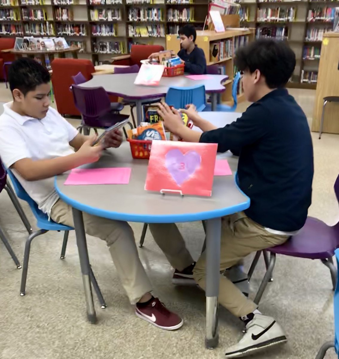 AMSLibraryReads's tweet photo. Another fabulous February day of book browsing and reading in the Library @AnnapMSAACPS! So awesome when they find a book they love. โค๏ธ๐#ELL #AMSReads https://t.co/aTzXHp5HHv