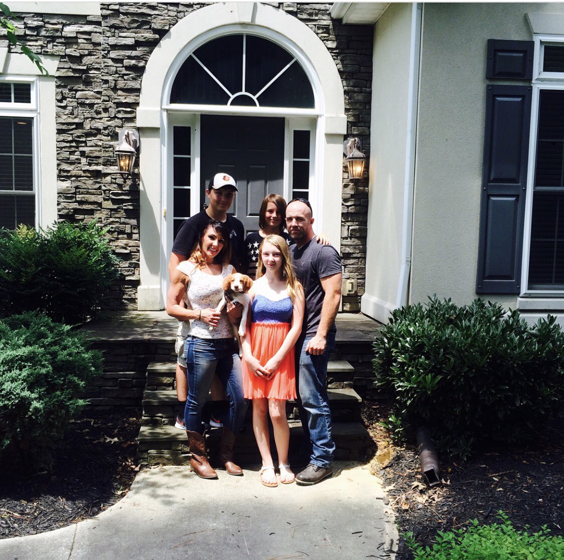 SoldWithShay's tweet image. Why real estate? To help families on their way to moments like these. It is about the PEOPLE. #8WeekSuccess #soldwithshay #SouthernMarylandRealEstate