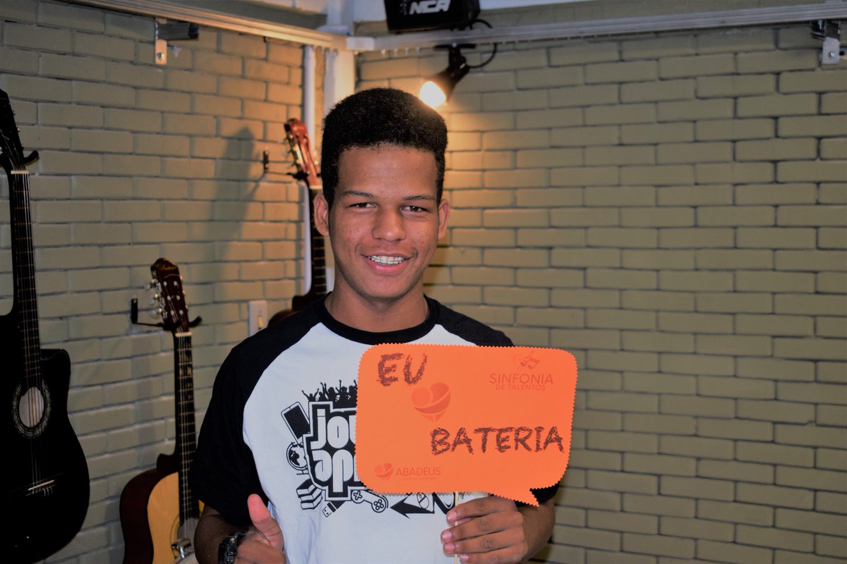 Abadeusoficial's tweet photo. Sinfonia de Talentos da ABADEUS. Se você gosta ou quer aprender a tocar Violino, Bateria, Violoncelo,Teclado,Instrumentos de Sopro, venha até a ABADEUS. Aulas GRATUITAS, mais informações no site https://t.co/UbH8GB2U2U ou pelo fone: 3462-2080. #oamortransformandovidas https://t.co/J0KhnVJyEf