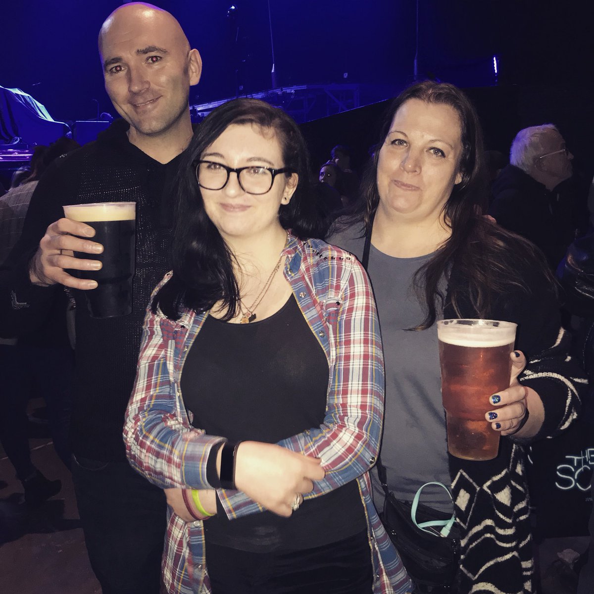 dewi6980's tweet photo. Waiting for @thescript and @EllaEyre https://t.co/05NaWmfftC