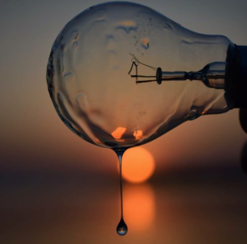 HellhoundMusic's tweet image. A DARKER COLOR BRIGHT Releases Dark Re-Interpretation of Americana Classic "Somewhere Over The Rainbow" with Visually Unsettling Official Music Video bit.ly/2EFDq97