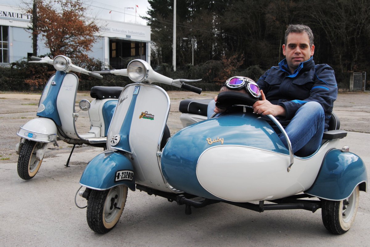 elprogreso_Lugo's tweet photo. #Reportaxe 🛵 Vespas, un clásico de moda ► Dende hai unha década o sarriao Antonio López Pérez ten na restauración destas motos unha das súas maiores afeccións
https://t.co/iAzKnlfdIA https://t.co/7gHpLf8udC