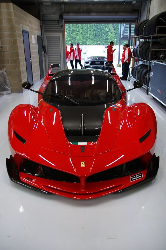 iPostExoticCars's tweet photo. LaFerrari https://t.co/n5I0RVpiR1