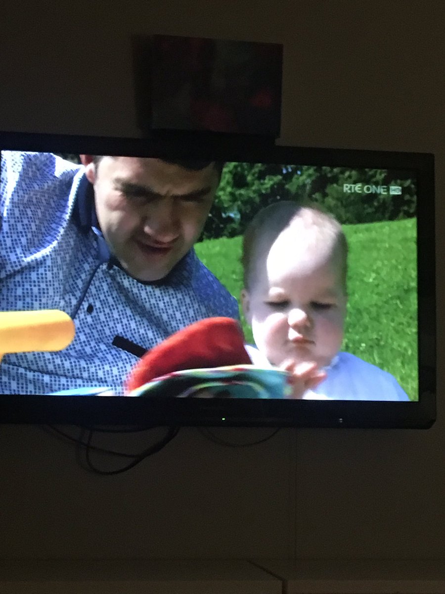 Watching #Derek <a href="/lkartisanmarket/">LKartisanmarket</a> on <a href="/RTENationwide/">RTÉ Nationwide</a> <a href="/RTEOne/">RTÉ One</a> <a href="/Chrismolloy_/">Christopher molloy</a> #Donegal