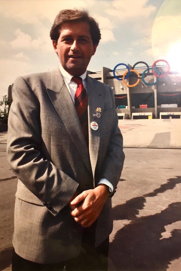 21Marketing's tweet photo. @pyeongchang2018 check out this great photo of Rob in Seoul from the '88 Summer Games! Rob is back in Korea enjoying #PyeongChang2018 https://t.co/kZnx4FHL9q