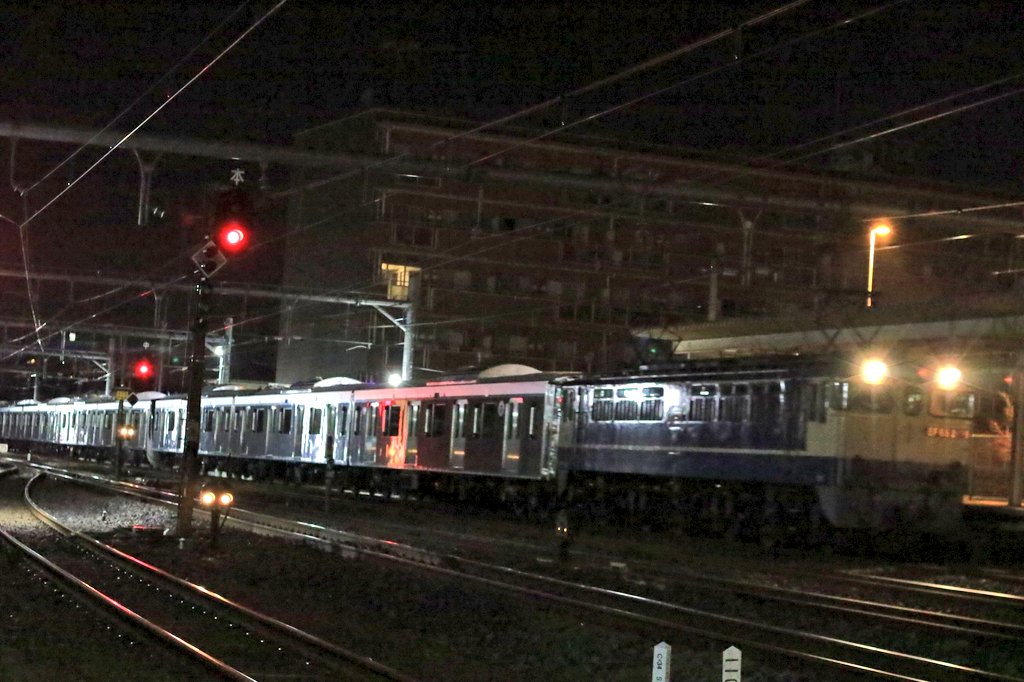 mikotane's tweet photo. 東急電鉄 2123F 甲種輸送 2/20
EF65 2139 + 2123F
鴻巣駅を通過しました🚃💨
#甲種輸送 #東急電鉄 #2123F https://t.co/ftODgLatEb
