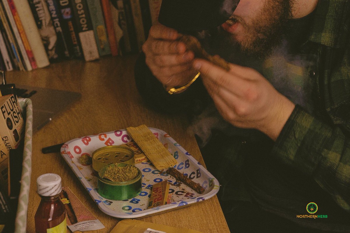 NorthernHerb's tweet photo. Ready for another week 💨
Visit https://t.co/t0Dxzobfs5
Add Us On Snapchat: @Northern_Herb 👻
#NorthernHerb #MACannabis #CannabisCommunity #MMJ #bostoncannabis #bostoner #bostoned #bostonbud #massroots #massloud #grassachusetts #massachusetts #weedporn #smokegood https://t.co/vcErwxObYE