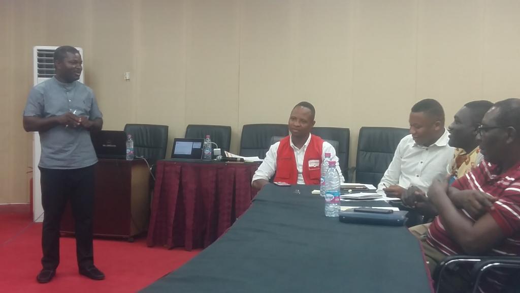 Albert Armooh - ITC National Consultant - sharing some notes from the #Vocoa &amp; #CocoaSika tech testing @ Mankranso in Ashanti region, #Ghana to participants of #Chocothon event in KNUST, #Kumasi, with support from other consultant, Ato Ulzen-Appiah <a href="/Abocco/">Ato Ulzen-Appiah #MightyAfrican</a>.