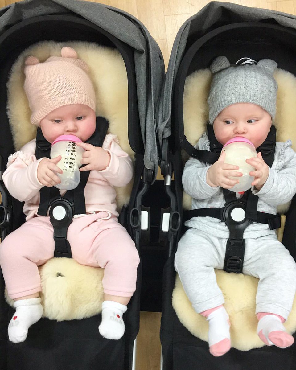 -Voy a casa de @xsweetmalu_ y @Meegan__Fox junto con Angela y Alma, que van merendando-