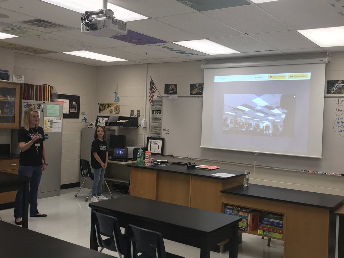 GraysonPlayDate's tweet photo. Pharr ES students teach about Book Creator and e-class! #TechPlayDate @GwinnettSchools https://t.co/PkabuIRcxY