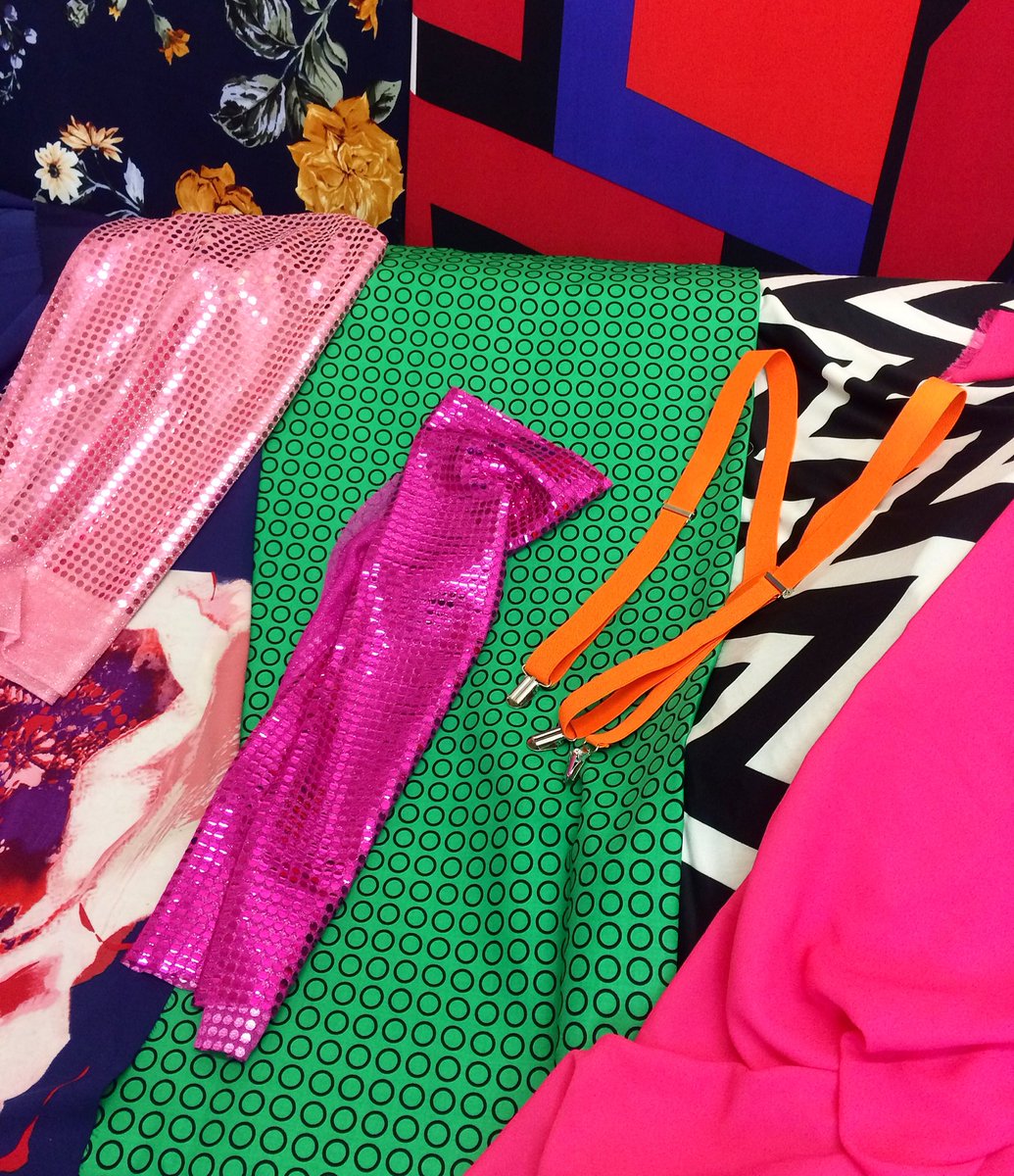 sarahjane_moon's tweet image. Got a feeling we’re going to have some fun in the Heatherleys Open Studio this week #newfabric #studioprops #orangebraces #brixton