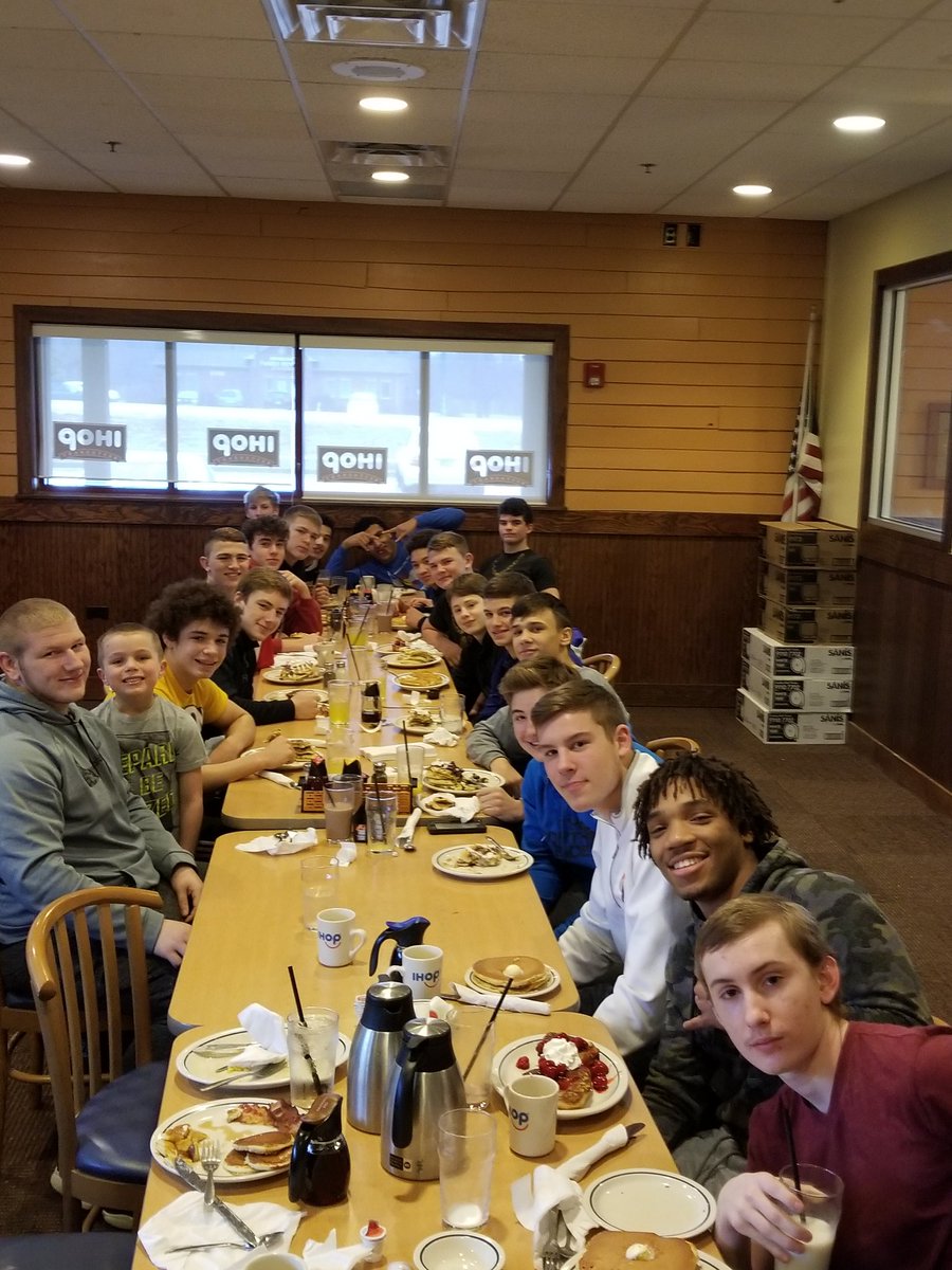 Zach_Errett's tweet photo. Monday after State trip to IHOP! This could be an annual event! Not sure we are making weight anytime soon! @AvonWrestling
#BeRestAssured
#TechFalls
#FoodDidntHaveAChance
#Couth https://t.co/212uR6J2FN