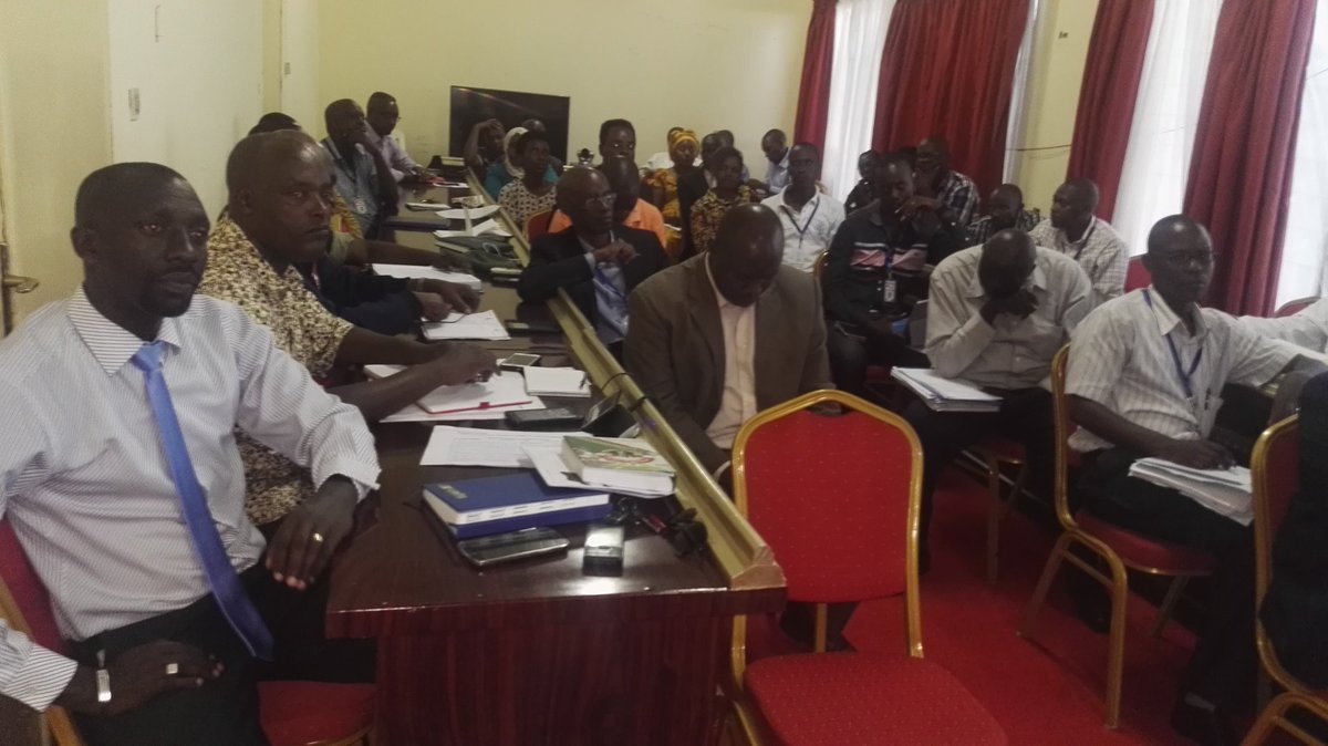 Claudenshim's tweet photo. #Burundi
Local meeting preparing a video conference meeting with @comesa_lusaka about the up coming @COMESA20th 
https://t.co/BX3jBzmGGa https://t.co/vWDgNBsA6p