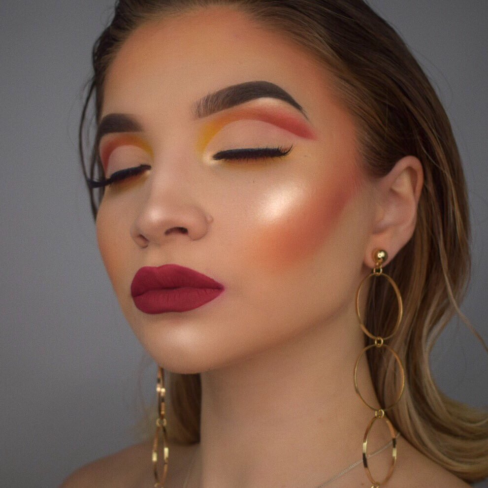 xmrv10's tweet image. FIRE🔥
Brows @ABHcosmetics #ABHBrows Dipbrow in Taupe
Eyes &amp;amp; Contour @MorpheBrushes 35B &amp;amp; @ABHcosmetics #Prism Palette
Highlight @bhcosmetics Spotlight Palette 
Lips @hudabeauty Liquid Lipstick in Cheerleader