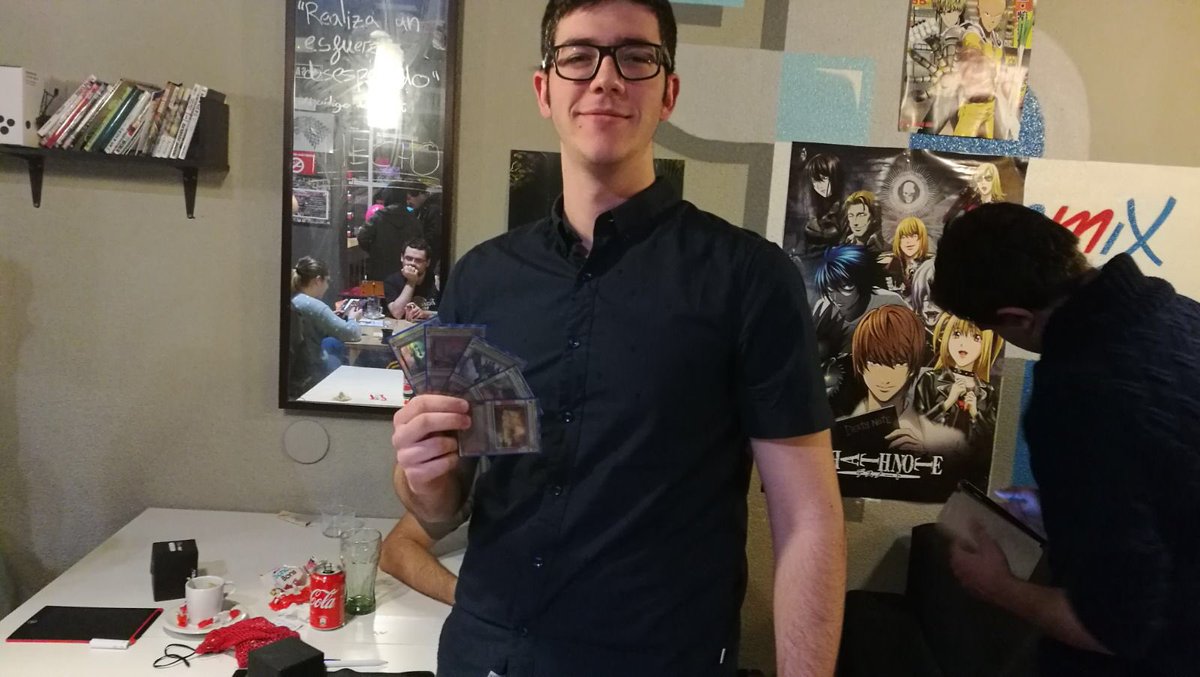 PamplonaModern's tweet image. BBE gana el primer asalto a JTMS y llegan a la final de nuestro #SundayNightMagic 2/3 barajas participantes que la portaban. En el top 4 estuvieron Borja(Jund), David Payan (Tezzerator), Aitor (Affinity) y Adrian (4C Zoo). Finalmente Borja acabo como ganador!