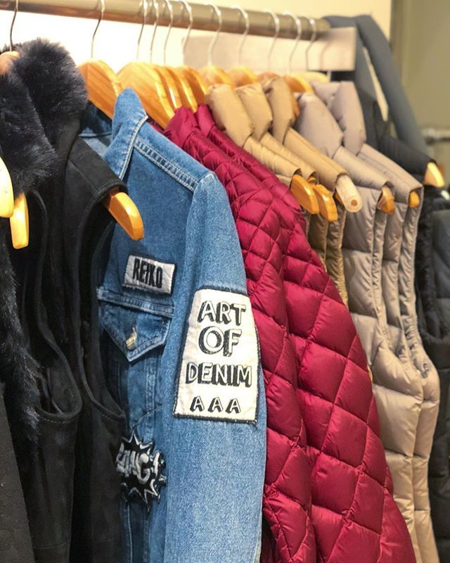 shopfinalsale's tweet photo. Red, beige, and blue, we've got a ton of new arrivals for you! A #SALE like no other... everything at Final Sale is $50 AND UNDER! ❤🇺🇸💙 #NYC #highlandpark https://t.co/BRULr3myNc