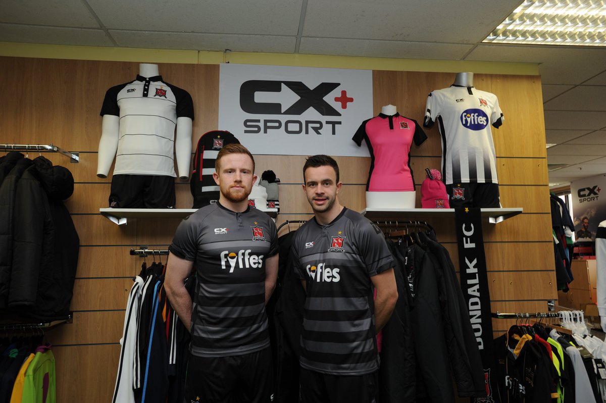 CX_Sport's tweet photo. The new @DundalkFC away kit was launched at our headquarters this afternoon. #BornToCompete #CmonTheTown 
Pictures by @dlkdave https://t.co/ikDfprKUd5