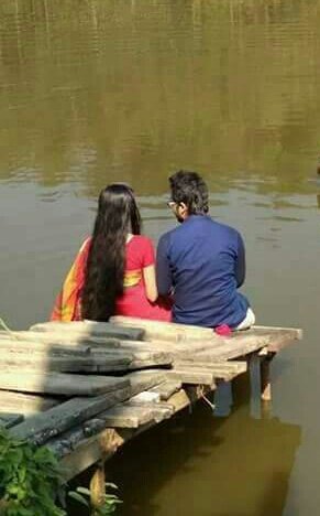 যখন সন্ধ্যায় দিনের শেষ আলোটুকু 
শহরের লাল নীল আলোয় বিলীন 
হয়ে য়ায়,,,,,,
আমার ছাদে আঁধার নামে তোমার অপেক্ষায়,,,,
জানি আসবে হয়তো শুধু "স্বপ্ন" হয়ে 
কোনো এক ভোরে,,,
পাখির ডাকে আবারও হারিয়ে যাবে 
ঘুম ভাঙার সময়,,,,,