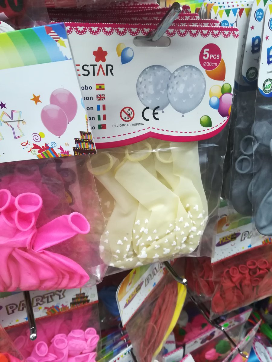 ricardoyagues's tweet photo. Poner a la venta globos de éste color me parece cuanto menos una gamberrada. 🤣🎈 https://t.co/7oEs55fRnU