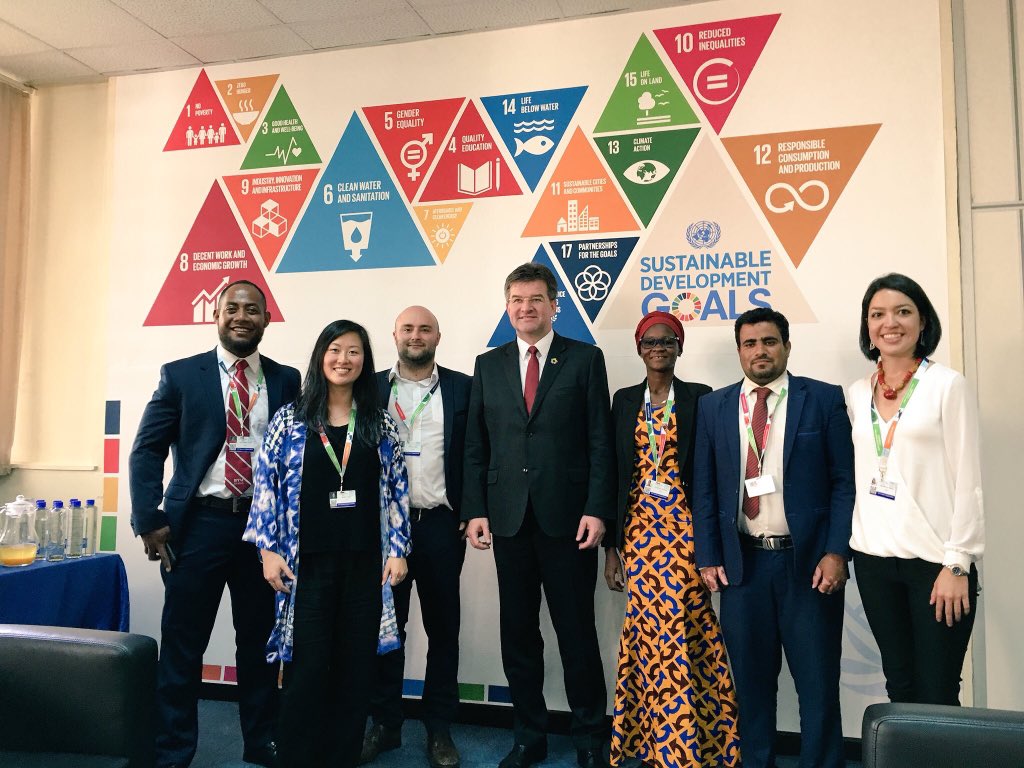 UNEP's tweet image. Join UN Environment! We're recruiting interns to work on the Young Champions of the Earth, a multi-year challenge to help get big ideas off the ground. Apply here: bit.ly/2EE13Tu
#YoungChamps @UN_Careers