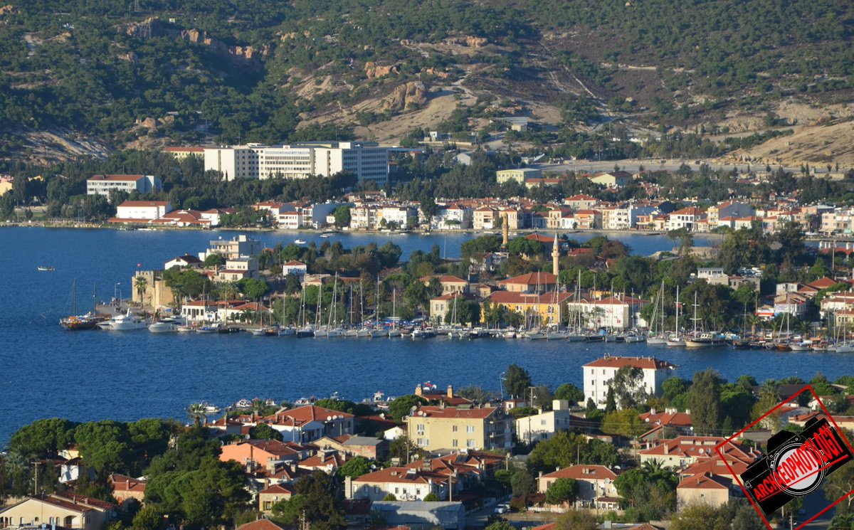 archaeophotolog's tweet photo. Phokaia or Phocaea (Ancient Greek: Φώκαια, Phókaia; modern-day Foça in Turkey) was an ancient Ionian Greek city on the western coast of Anatolia.
here some views of a good remained part of its city walls from Archaic Period 6th c. BCE #Phokaia #Phocaea #Phokäa #Ionia #CityWall https://t.co/g08Ztc59gd
