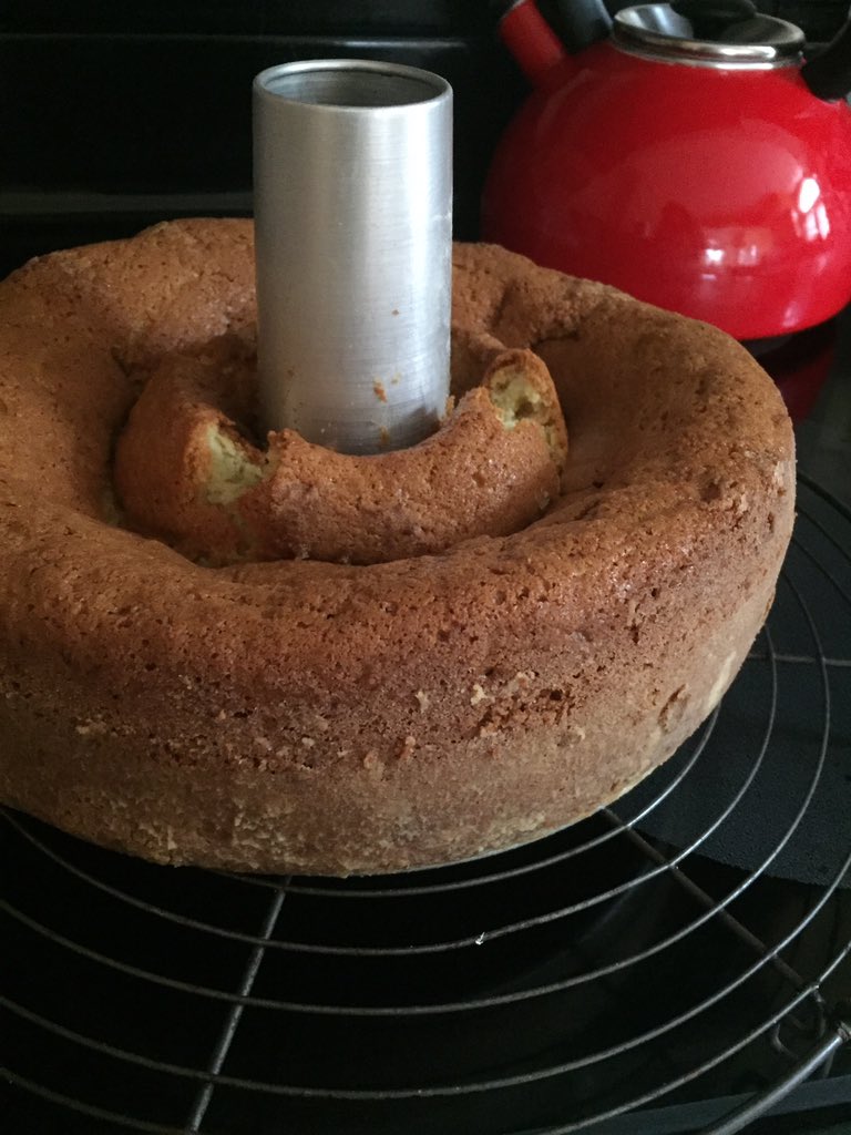 Mrs_Kling_Tech's tweet photo. Sour cream coffee cake w/duck eggs. @KitchenAidUSA @minimalistbaker #DankeKarin #LeibeMeineTanteAgatha @GermanyinUSA @GermanyEdu @kingarthurflour My Uhr Opa made the wire rack by hand early 1900's. https://t.co/98CzPLHMvT