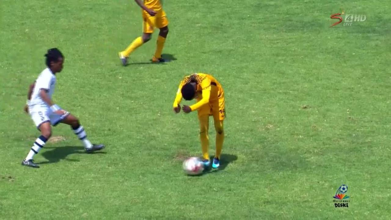 Asidlali on Twitter: "SHOWBOATING | SH SH SHUGA | KASI FLAVA 🔥  @kaizerchiefs turned on the style against Platinum Stars on Saturday.  Leading 4-2, Amakhosi unleashed the skill. The crowd at the